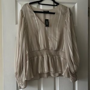 NWT beautiful express blouse